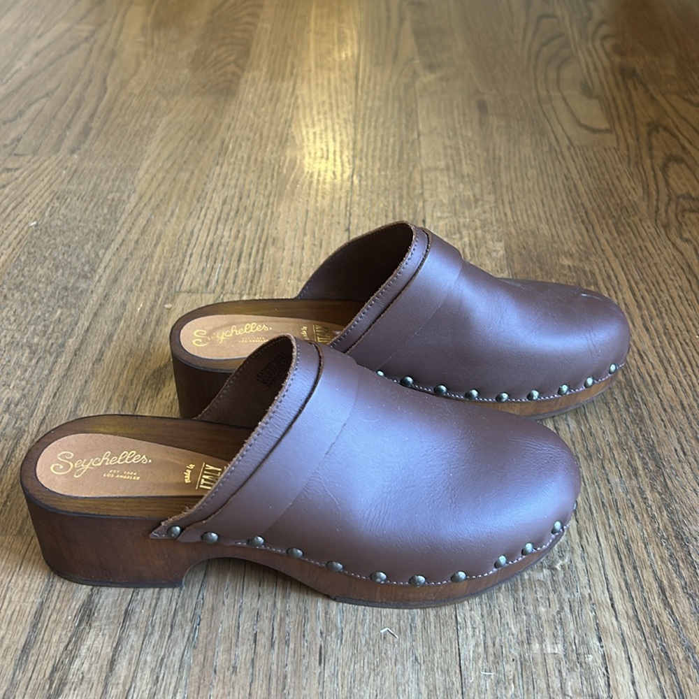 Stylish Brown Clogs by Seychelles